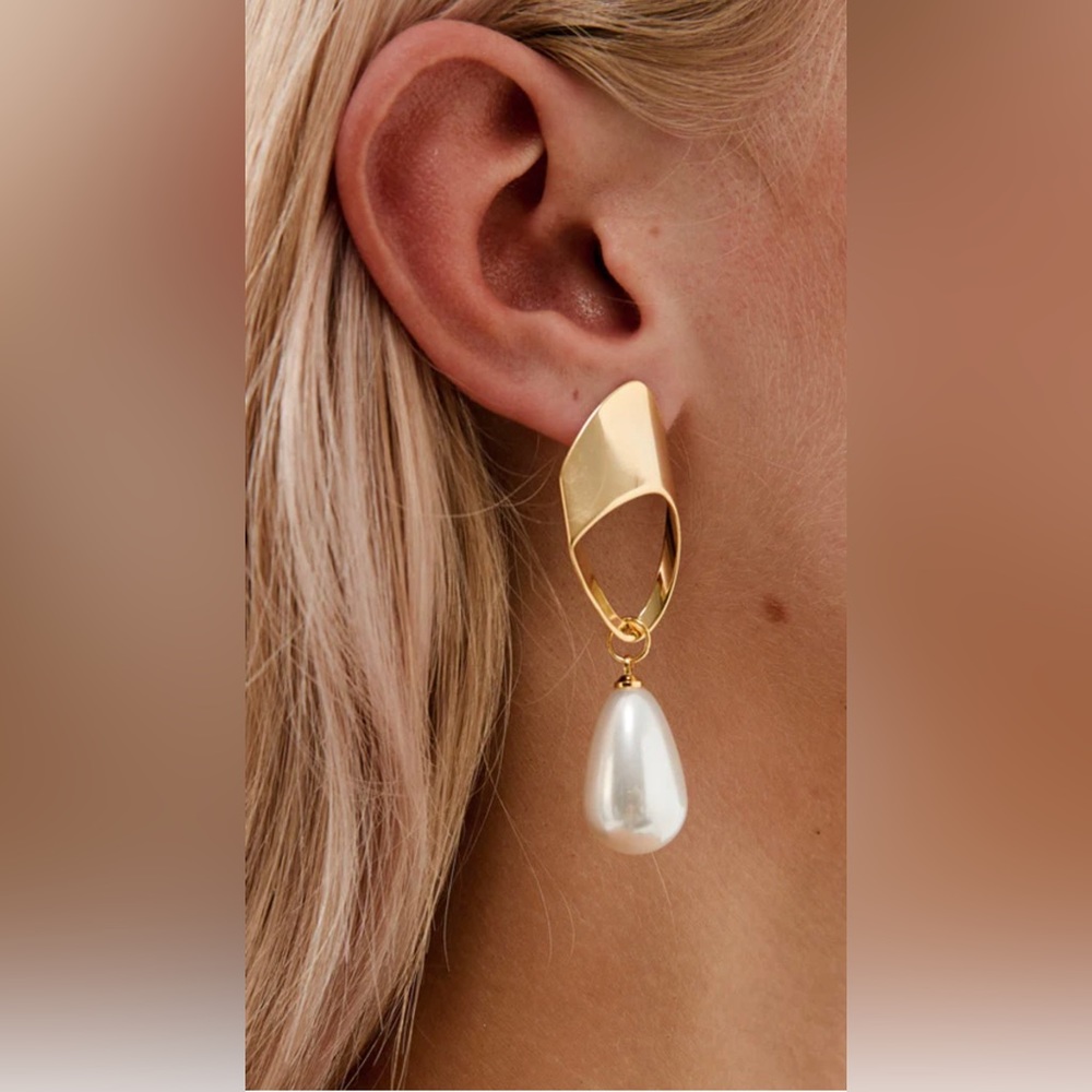 Amelie George Elwood Pearl Bridal Dangle Earring